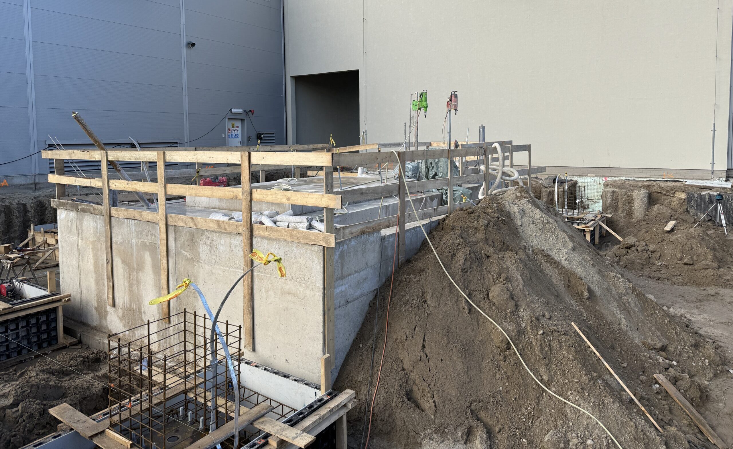 Gas compressor foundation being prepared for epoxy grout pour